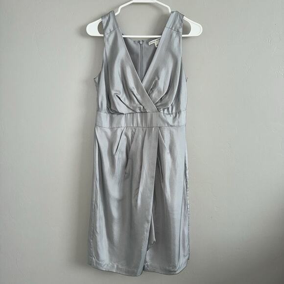Banana Republic 100% Silk V-Neck Drape Dress Woman’s Size 4 Gray Sleeveless - Picture 1 of 10